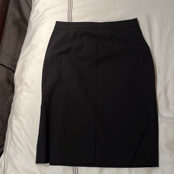 Banana Republic pencil skirt, black size 2 petite - Picture 5 of 7